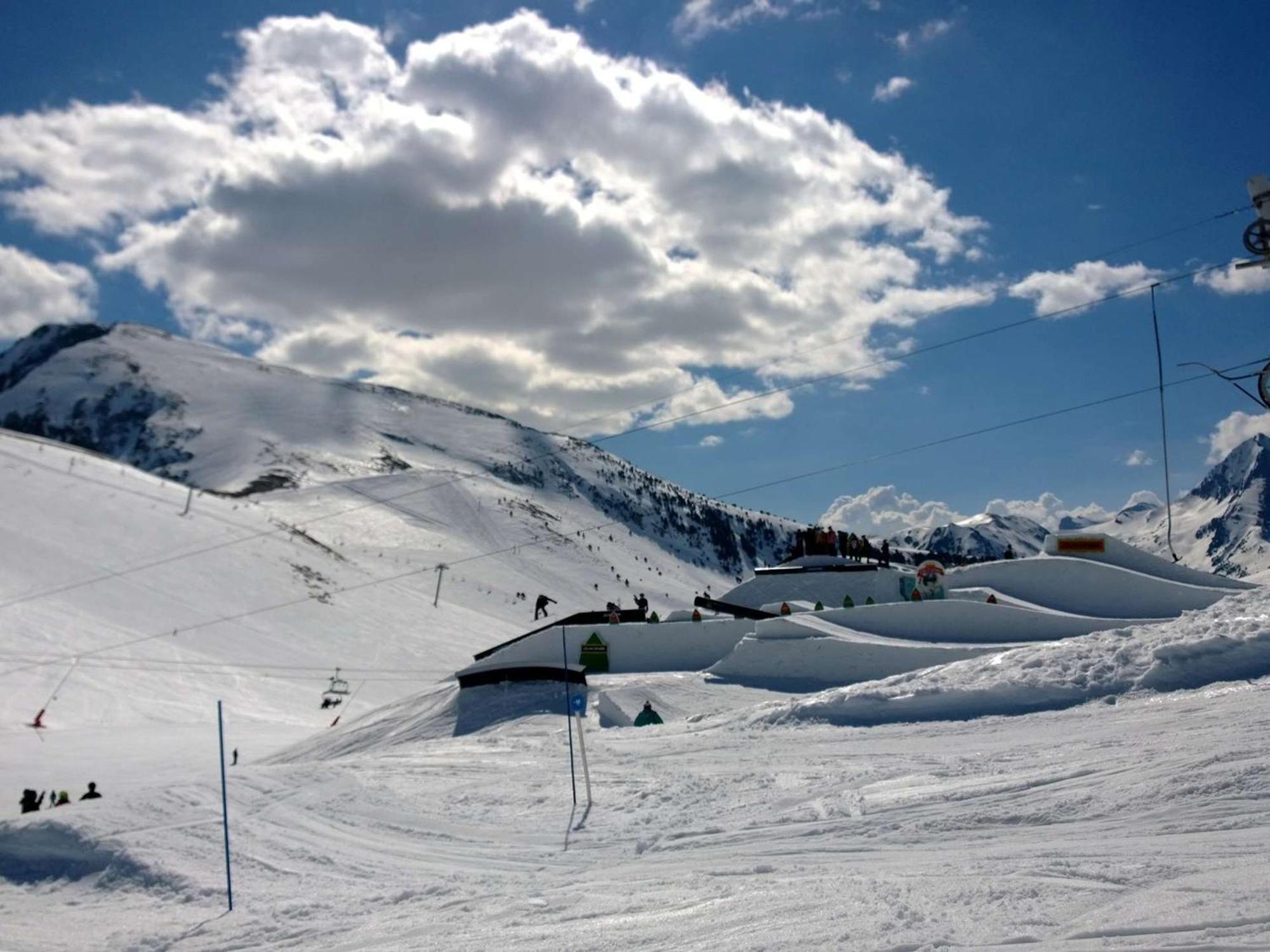 Charmant Studio Cabine 4 Pers. Avec Balcon, Proche Centre Et Thermes A Saint-Lary-Soulan - Fr-1-296-231 Bagian luar foto